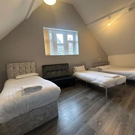 Large Room In Liverpool One! Екстер'єр фото