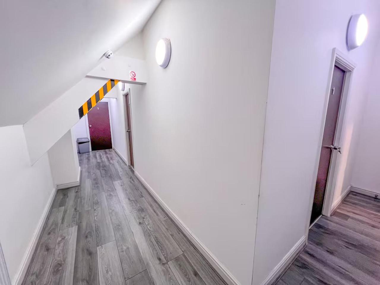 Large Room In Liverpool One! Екстер'єр фото